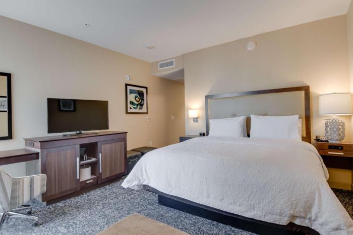 hampton inn and suites los angeles glendale