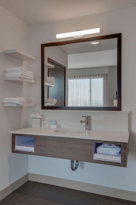 hampton inn and suites los angeles glendale