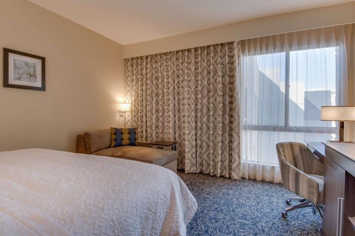 hampton inn and suites los angeles glendale