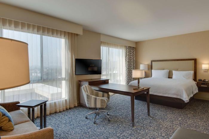 hampton inn and suites los angeles glendale
