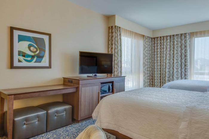 hampton inn and suites los angeles glendale
