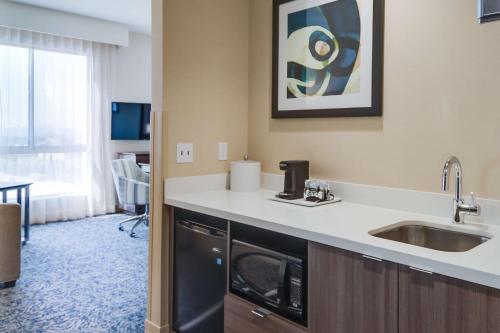 hampton inn and suites los angeles glendale