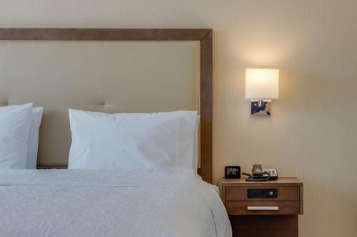 hampton inn and suites los angeles glendale