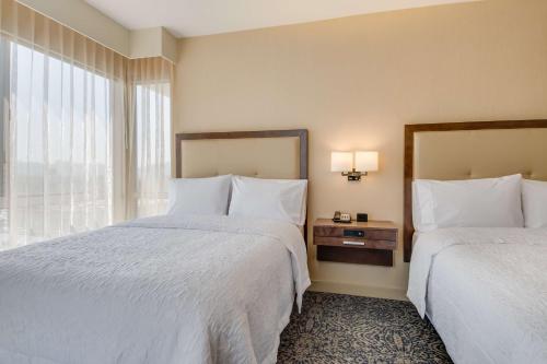 hampton inn and suites los angeles glendale