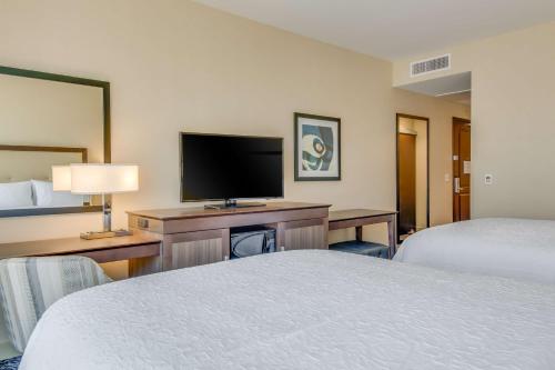 hampton inn and suites los angeles glendale