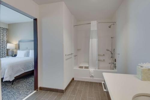 hampton inn and suites los angeles glendale