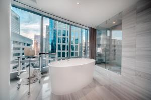 international hotel and tower vancouver