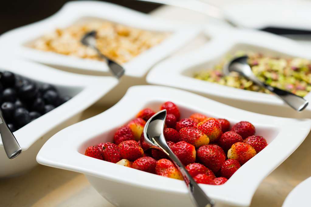 radisson blu hotel and convention centre kigali