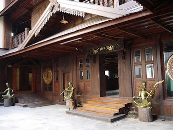 true siam rangnam hotel