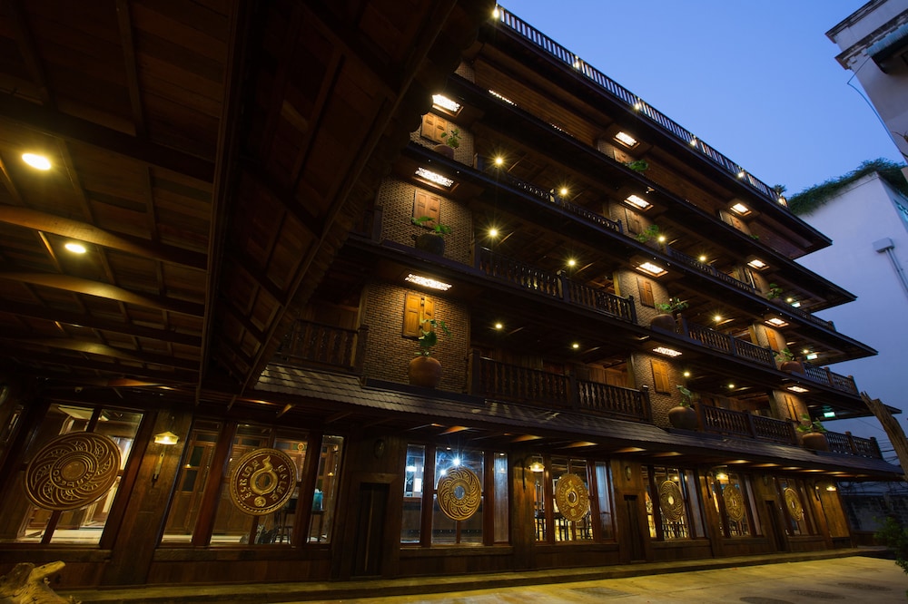 true siam rangnam hotel