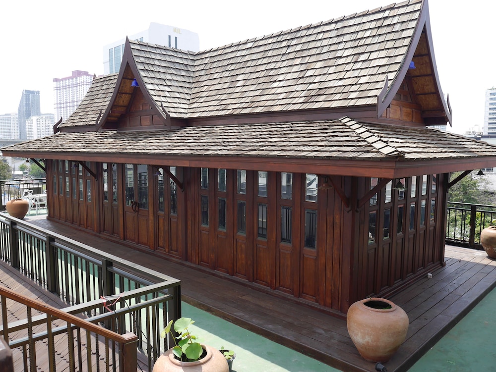 true siam rangnam hotel