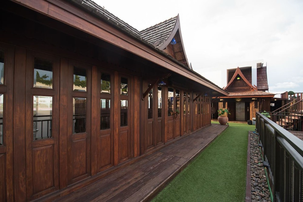 true siam rangnam hotel