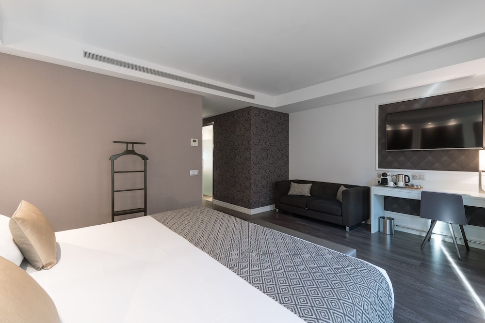 catalonia magdalenes