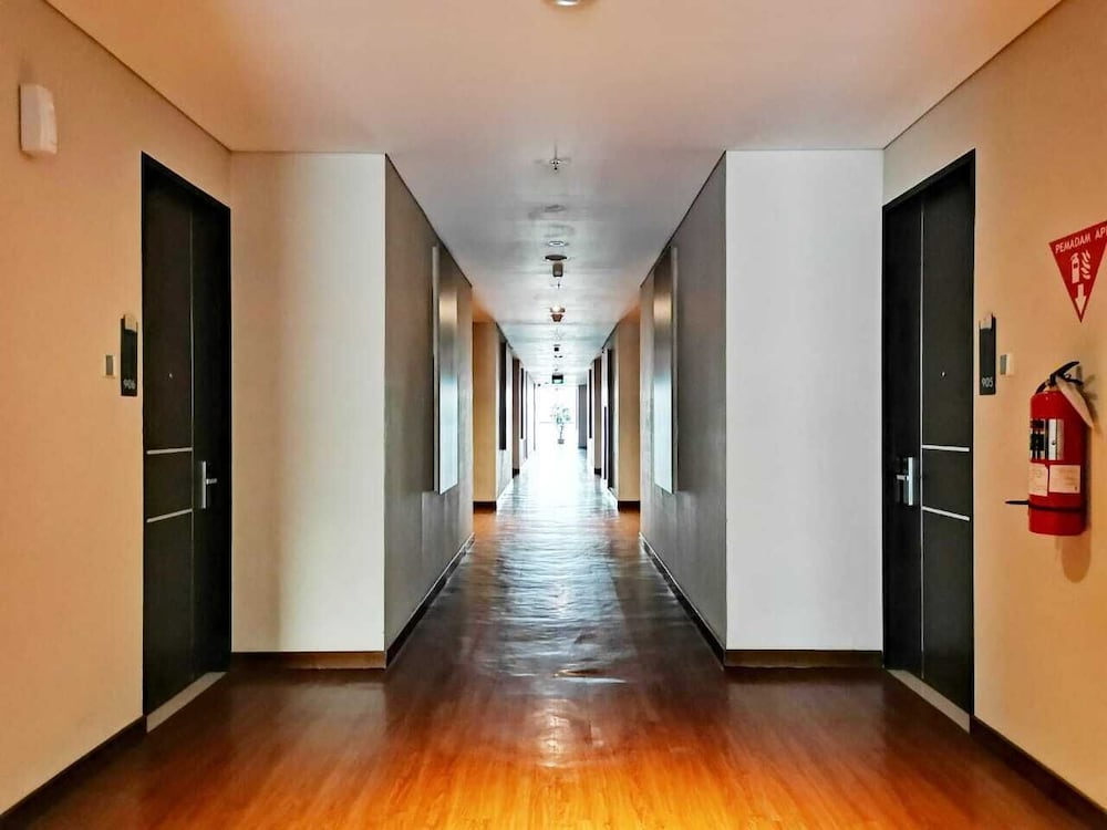 pasar baru square hotel bandung man