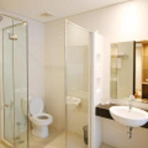 pasar baru square hotel bandung man