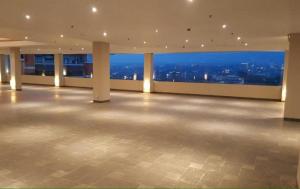 pasar baru square hotel bandung man