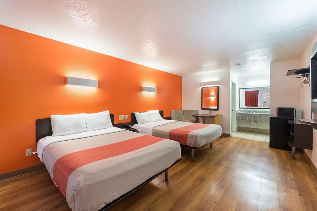 motel 6 san antonio tx fiesta trails