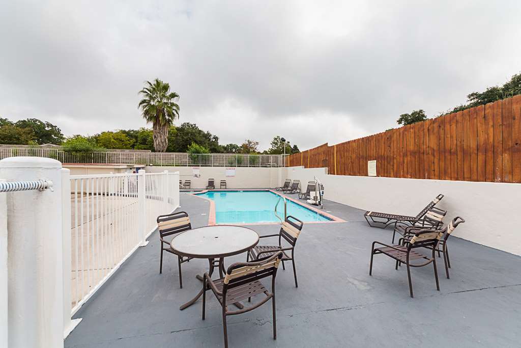 motel 6 san antonio tx fiesta trails