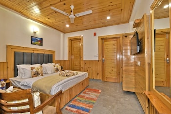 Hotel Sky Bhagsu,,3 star