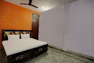 Hotel O Gayatri Palace,,3 star
