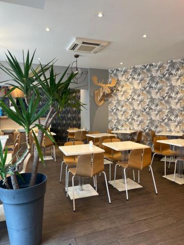 kyriad paris 18 porte de clignancourt montmartre