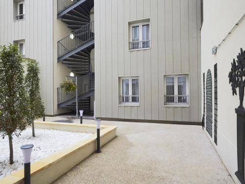 kyriad paris 18 porte de clignancourt montmartre