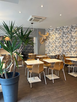 kyriad paris 18 porte de clignancourt montmartre