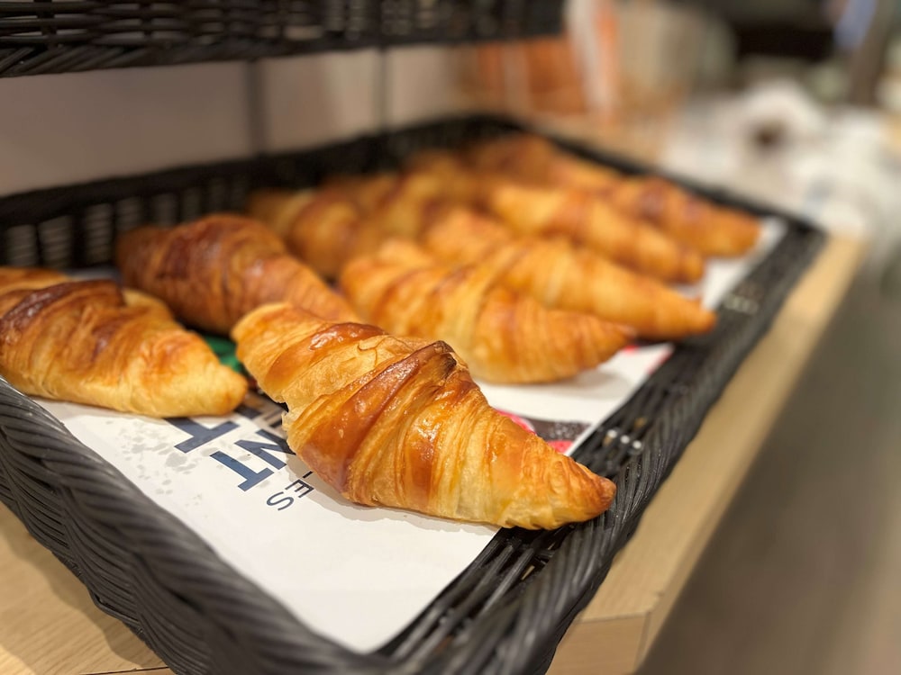 kyriad paris 18 porte de clignancourt montmartre