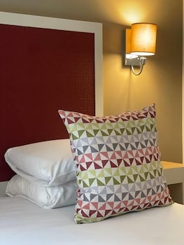 kyriad paris 18 porte de clignancourt montmartre