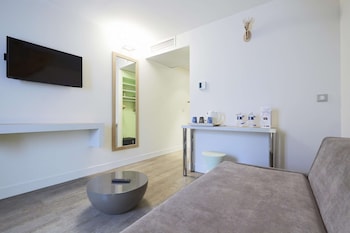 kyriad paris 18 porte de clignancourt montmartre