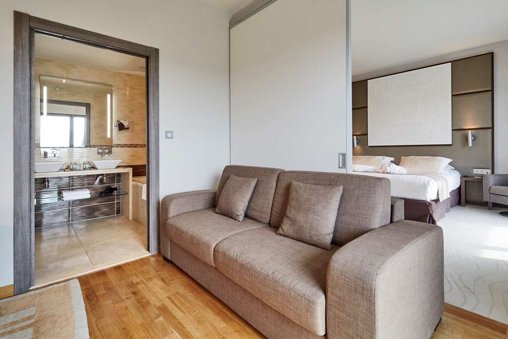 kyriad prestige lyon est saint priest eurexpo