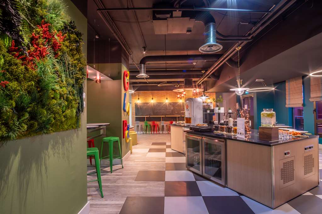 kyriad prestige lyon est saint priest eurexpo