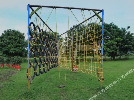 Rewa Resorts,Khandwa>>Indore,2 star