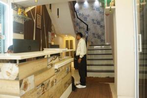 Subhash Hotel,Johnstonganj,3 star