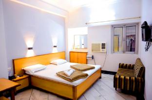 Subhash Hotel,Johnstonganj,3 star