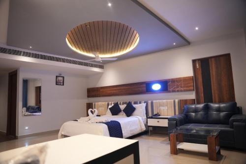 Hotel  New Blue Earth,Meher Nagar,4 star