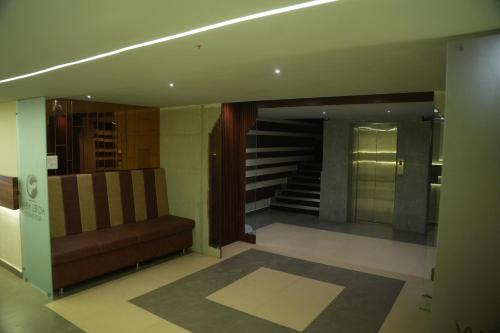 Hotel  New Blue Earth,Meher Nagar,4 star