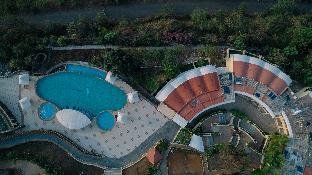 wildernest hilltop resort