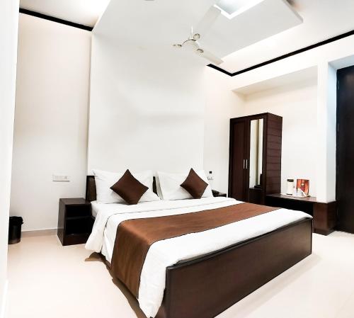 the wind cross hotel
