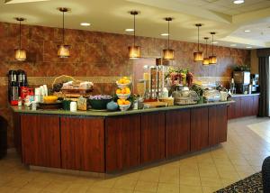 la quinta inn and suites by wyndham springfield airport plaza