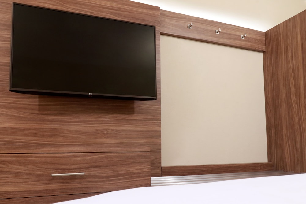 holiday inn express guadalajara aeropuerto by ihg
