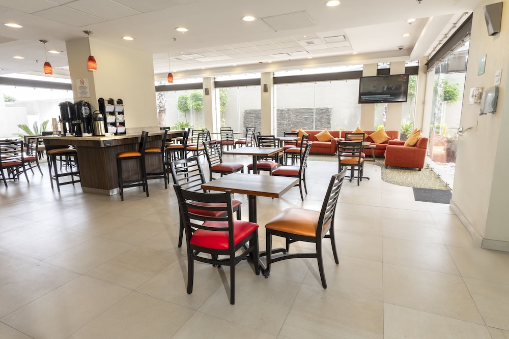 holiday inn express guadalajara aeropuerto by ihg