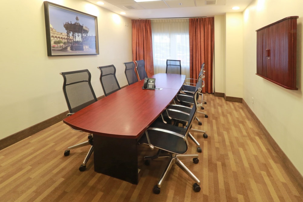 holiday inn express guadalajara aeropuerto by ihg