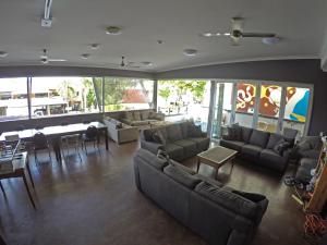 global backpackers port douglas