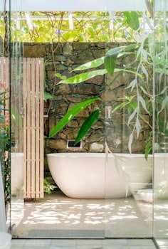buhwi bira byron bay studio central