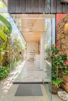 buhwi bira byron bay studio central