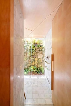 buhwi bira byron bay studio central