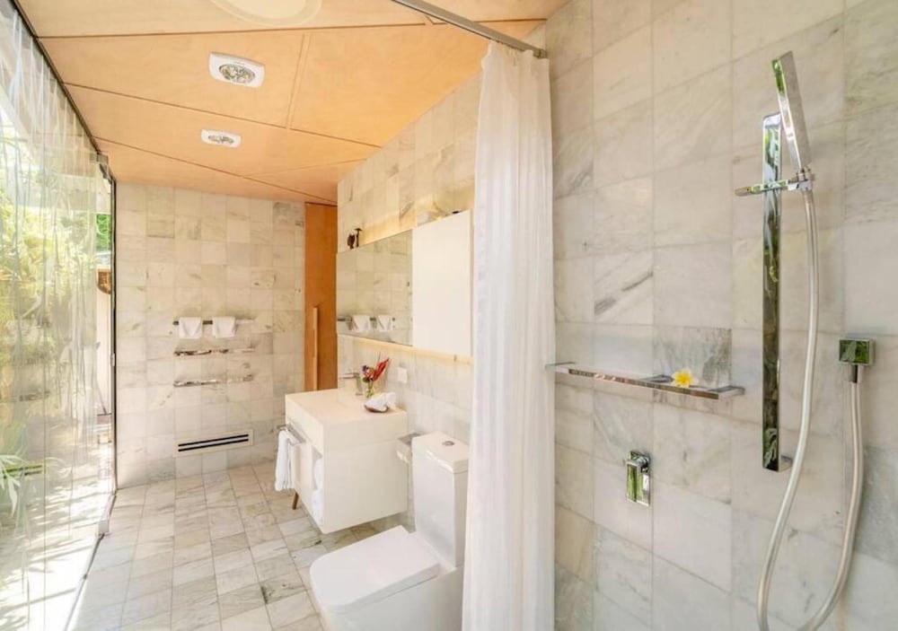 buhwi bira byron bay studio central