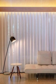buhwi bira byron bay studio central