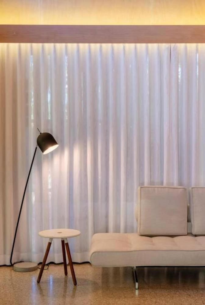 buhwi bira byron bay studio central